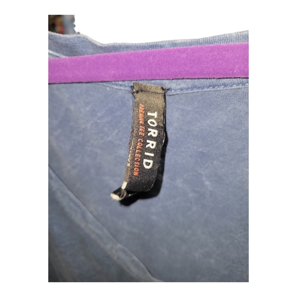 Women's Plus Size 3 Torrid V Neck Short Sleeve Teeshirt - Picture 4 of 5